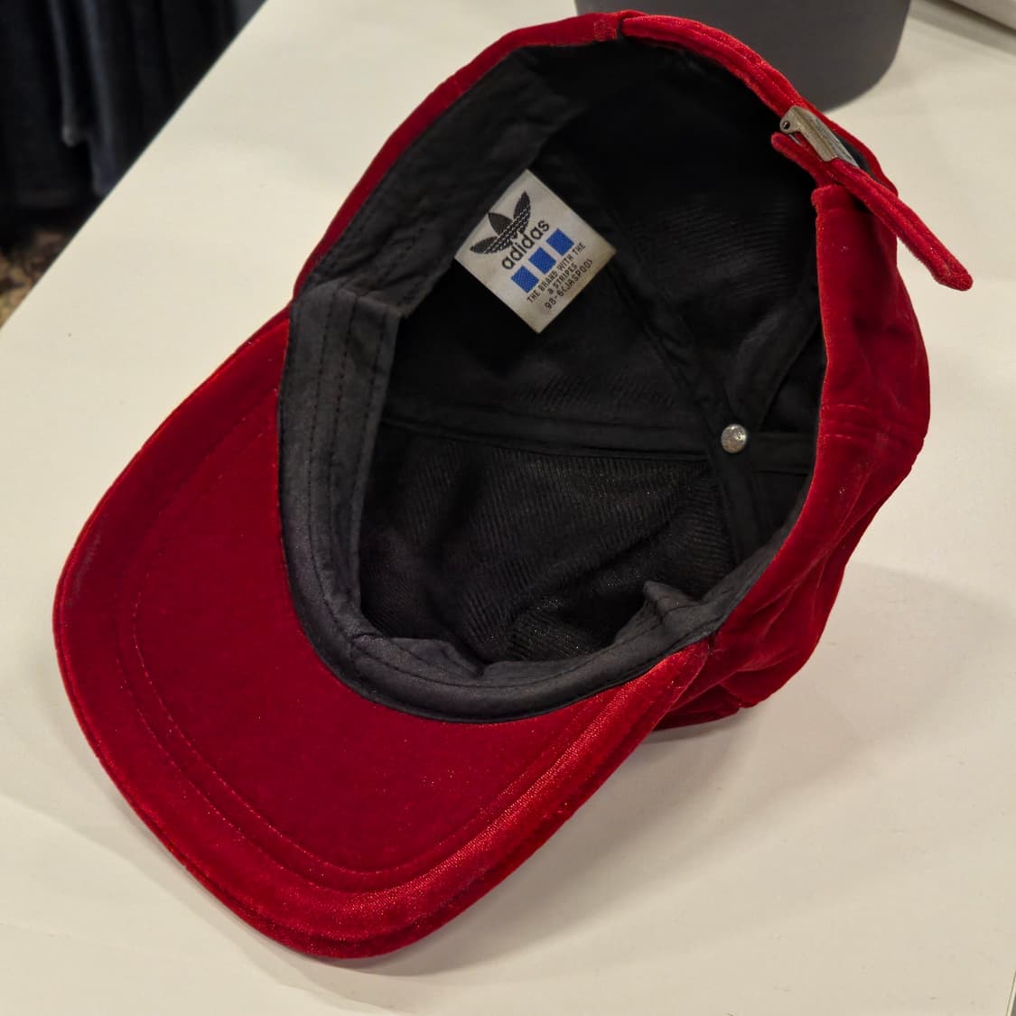 아디다스 레드벨벳 볼캡 상품이미지4