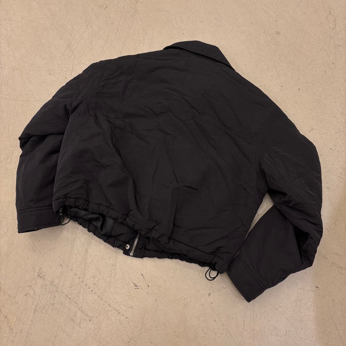 인사일런스 누빔 크롭 스트링 자켓 상품이미지3