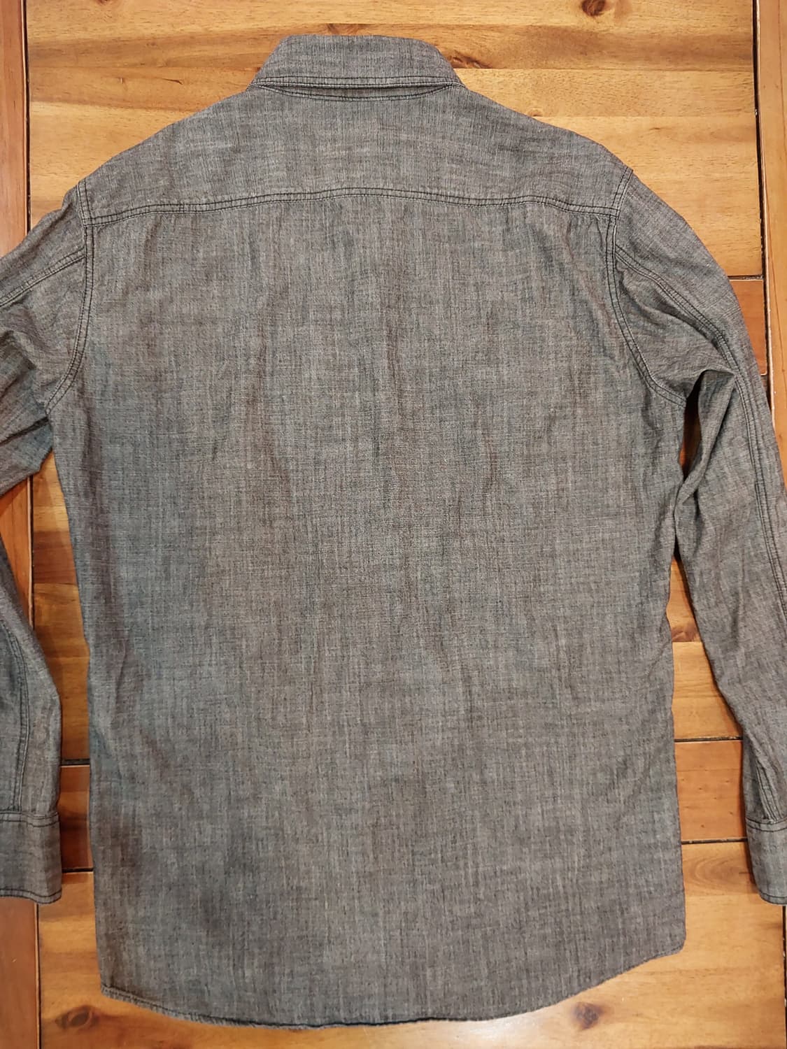 유니클로 샴브레이 워크 셔츠 M
사이즈 택포 1만4천원 상품이미지3