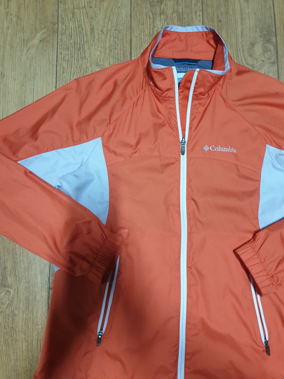 1032 컬럼비아 아웃도어 바람막이 100 사이즈입니다 상품이미지4