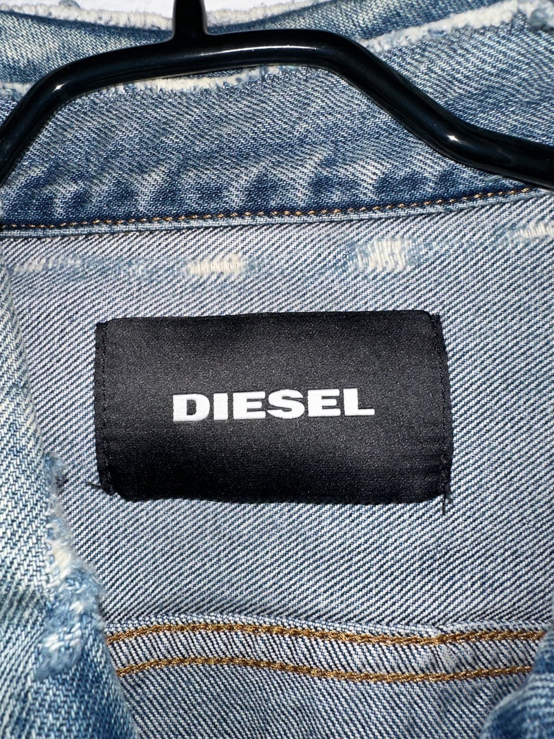 DIESEL 데미지 컷팅 디테일 데님자켓 상품이미지3