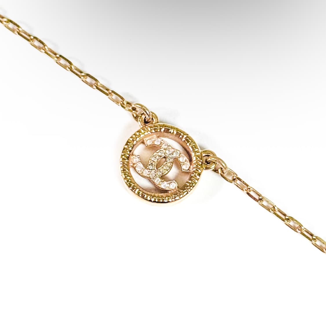 샤넬 여성 CC로고 체인 라운드 크리스탈 펜던트 목걸이 골드 AB9046 상품이미지5