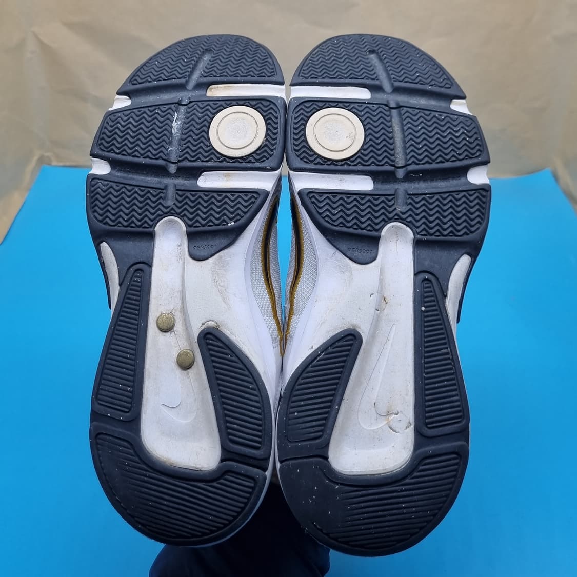 나이키 디파이올데이 운동화245  상품이미지3