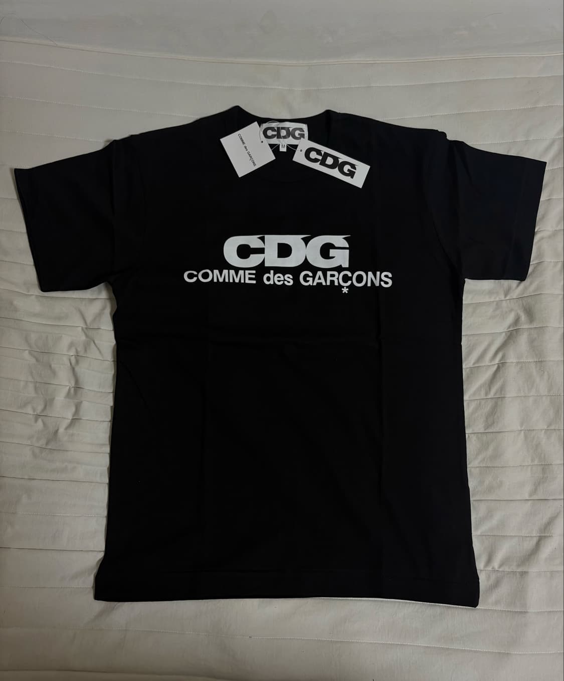 꼼데가르송 CDG 반팔 새상품 블랙 상품이미지4