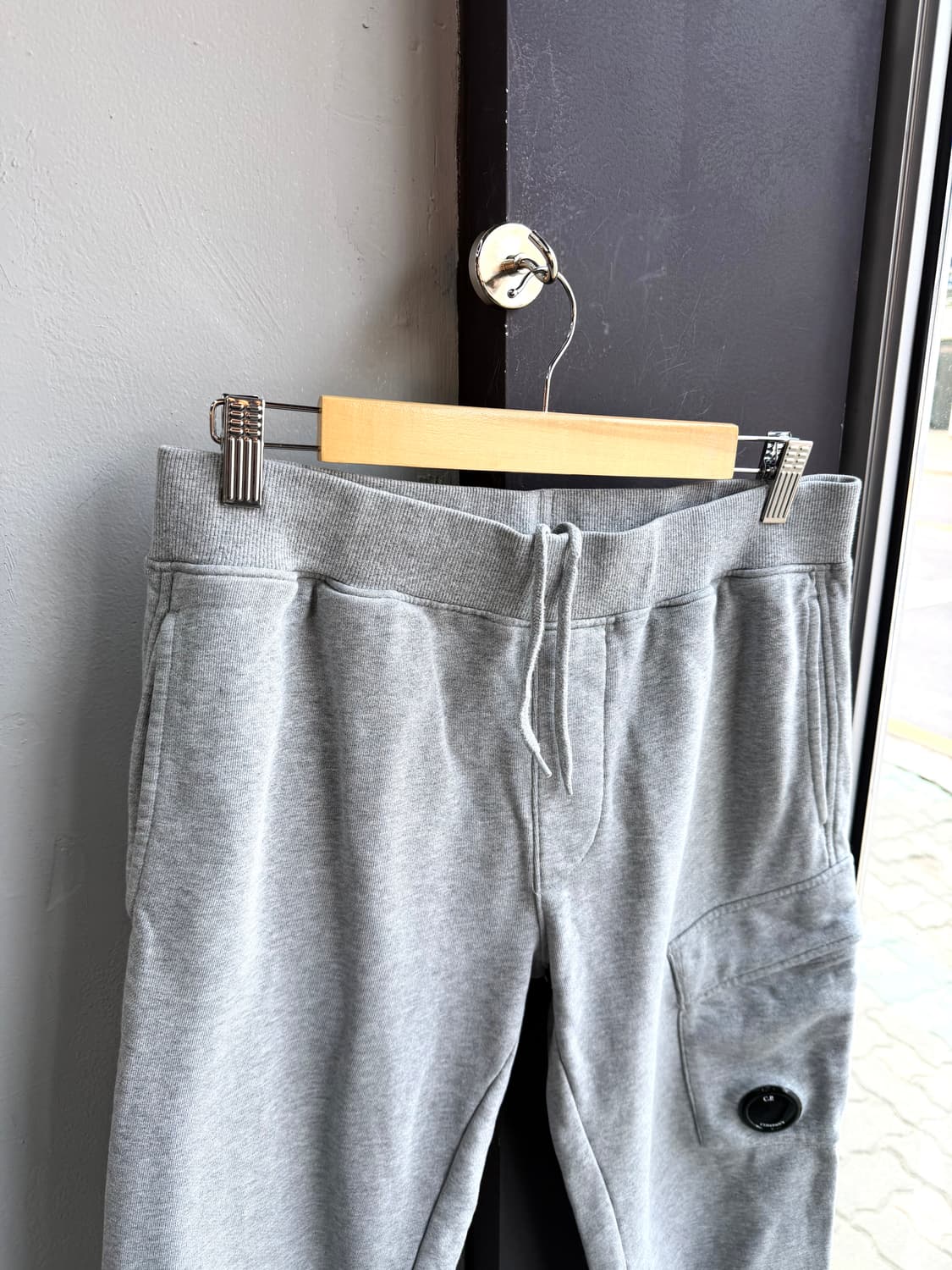 M/ CP컴퍼니 렌즈포켓 조거팬츠 상품이미지4