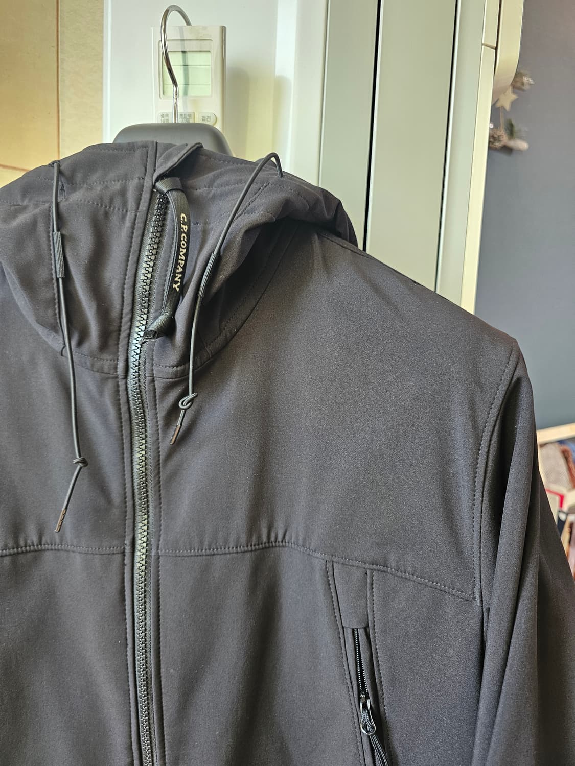 씨피 CP컴퍼니 가장 인기 모델 후드에 렌즈 쉘 자켓 팔아요 상품이미지4