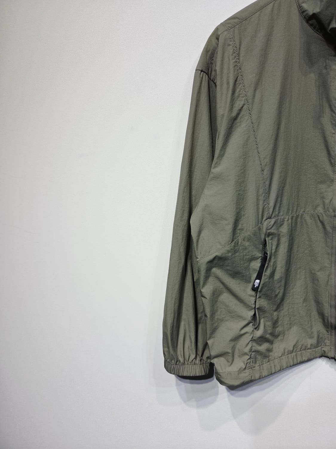 노스페이스 나일론 집업 바람막이 자켓 카키 상품이미지4