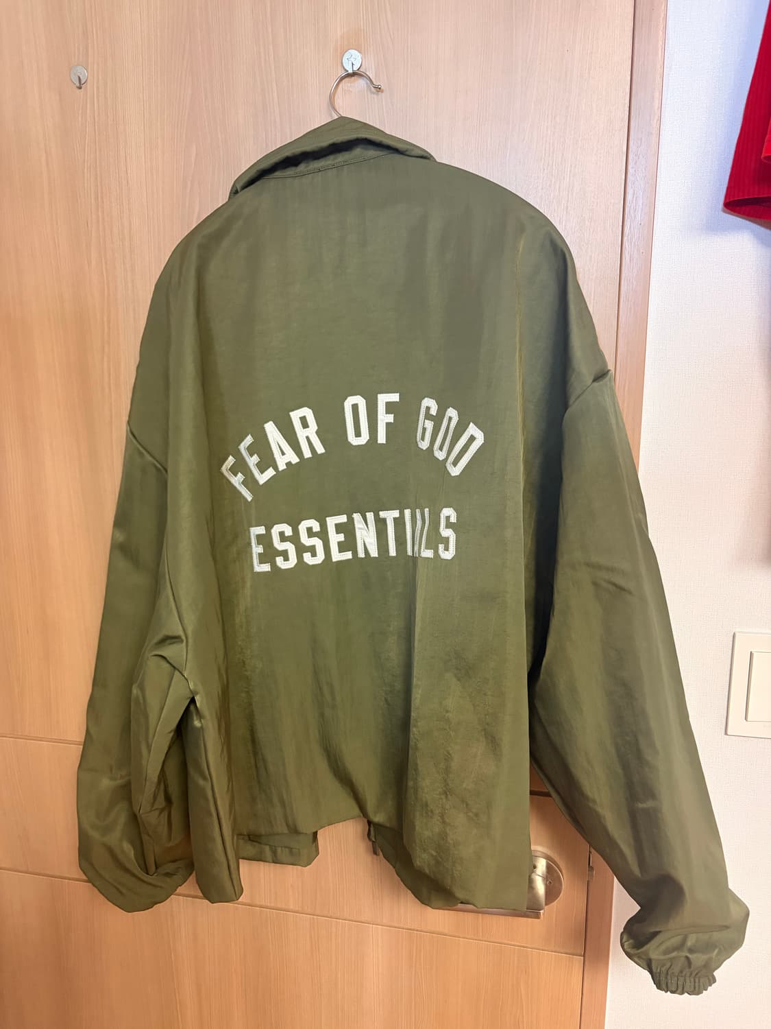 에센셜 피오갓 나일론 트러커 자켓 판매합니다. 상품이미지4