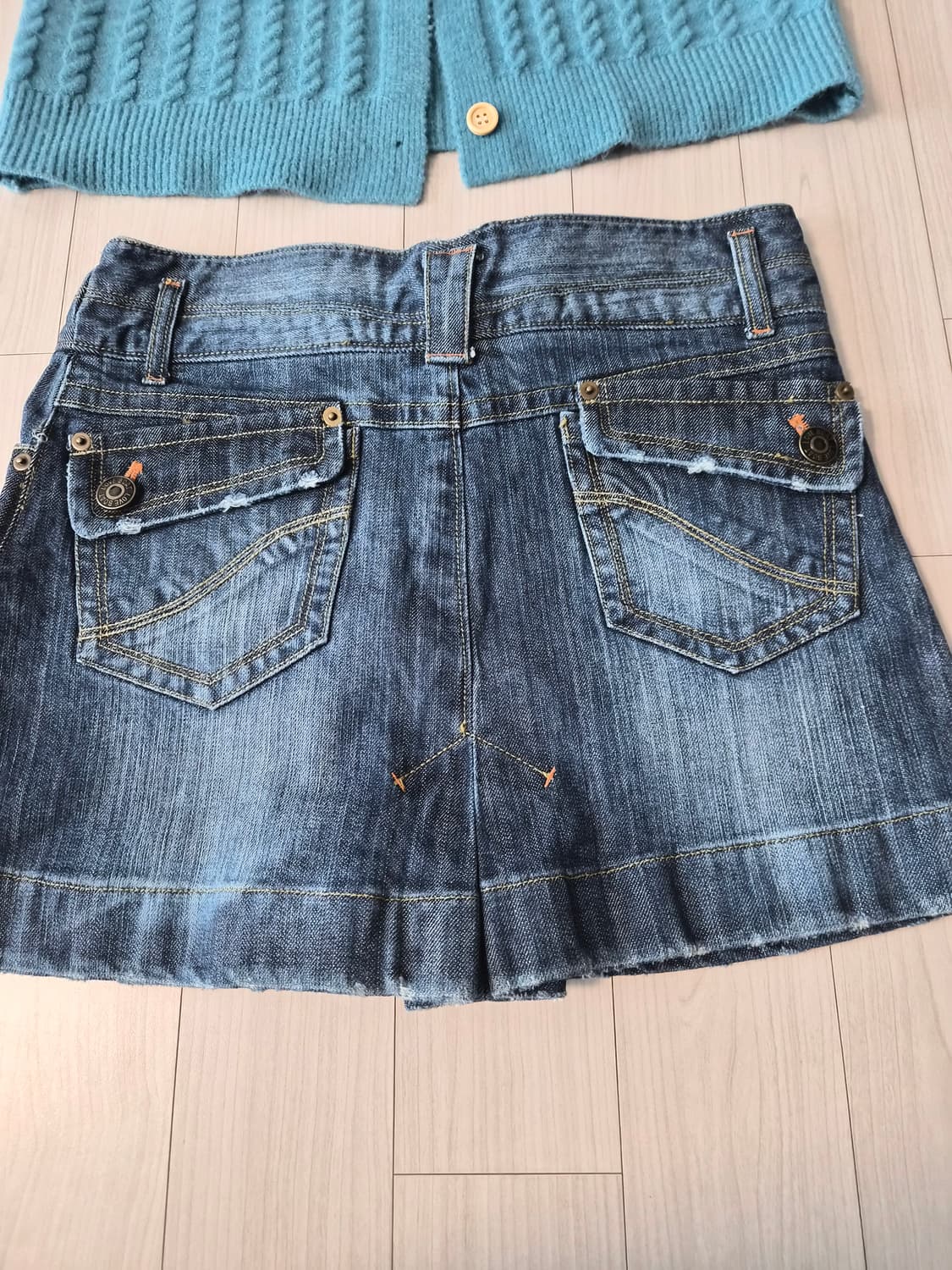 [Y2K/빈티지]  투버튼 데님 치마바지 상품이미지6