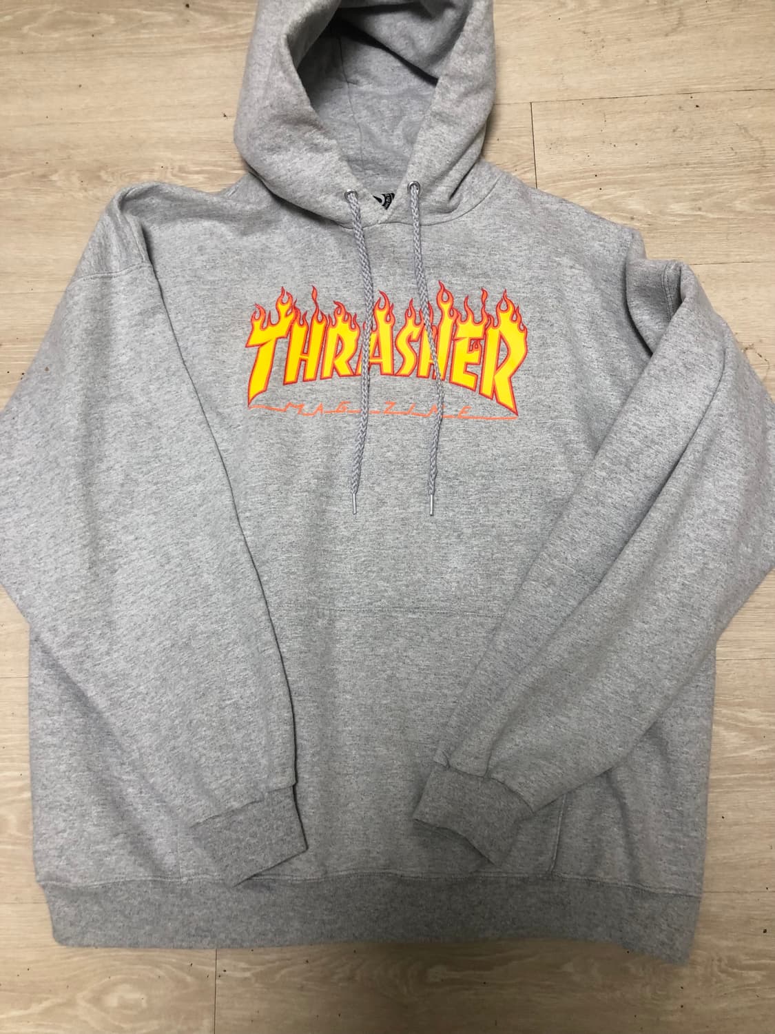 트래셔 빅로고 후드티 XL 105 사이즈 상품이미지2