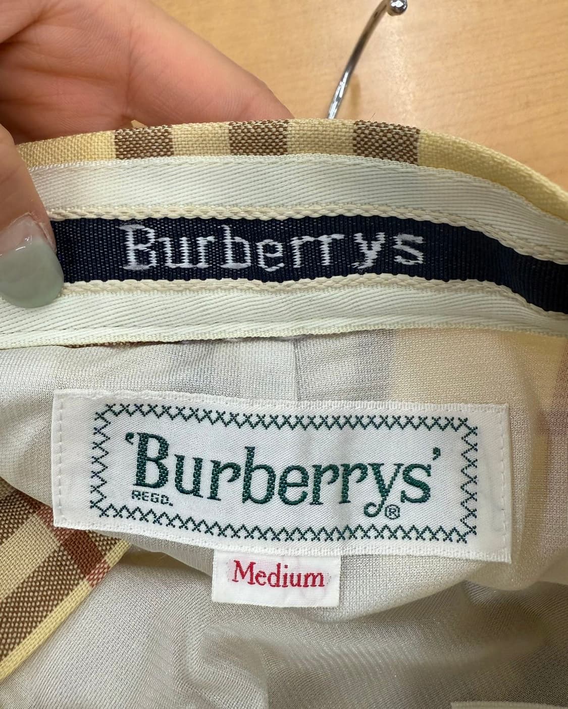 버버리 옐로우 노바체크 핀턱 미디스커트  상품이미지7