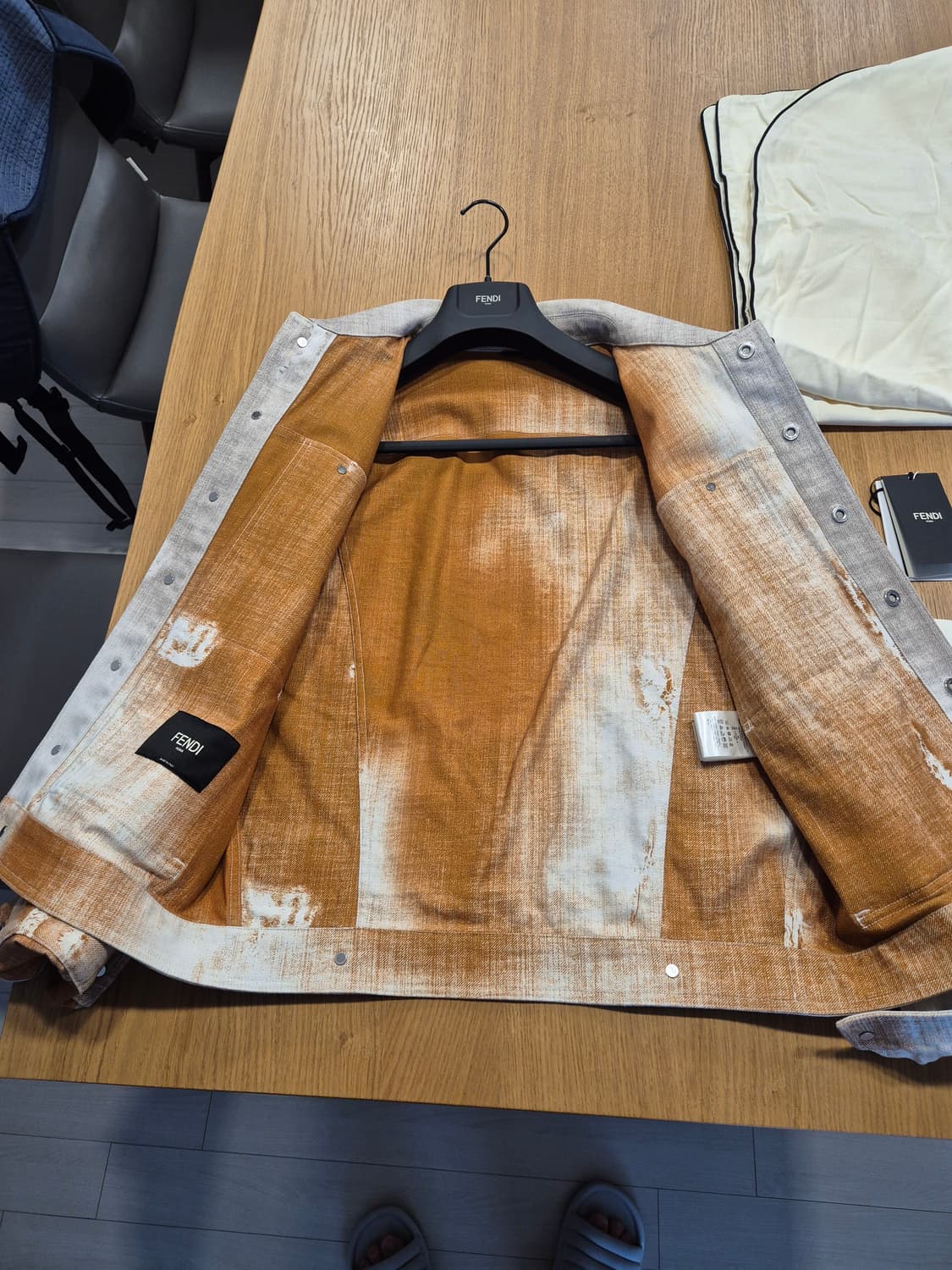 펜디 23ss 트러커 자켓 46 상품이미지3