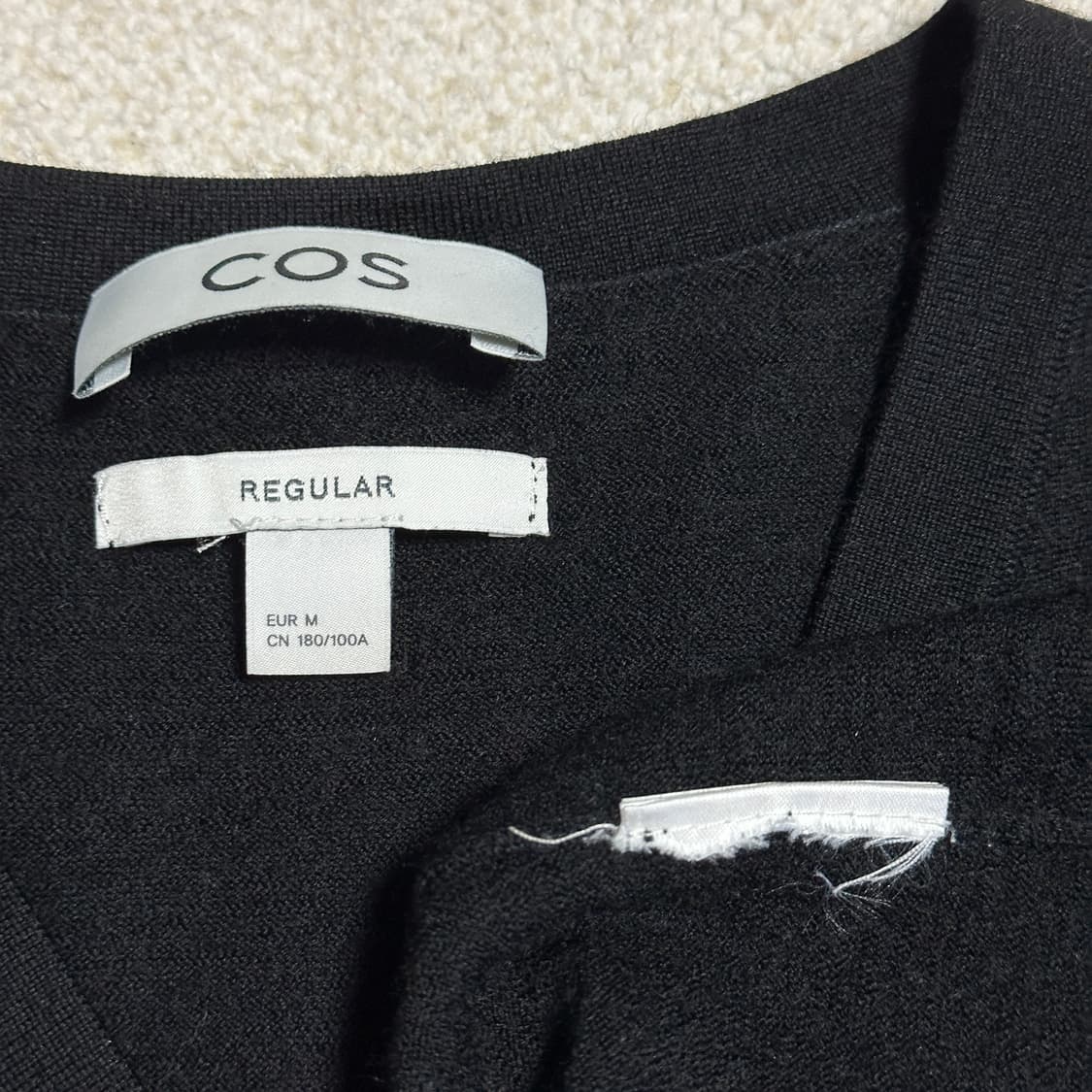 코스 슬림 메리노 울 브이넥 스웨터 상품이미지6