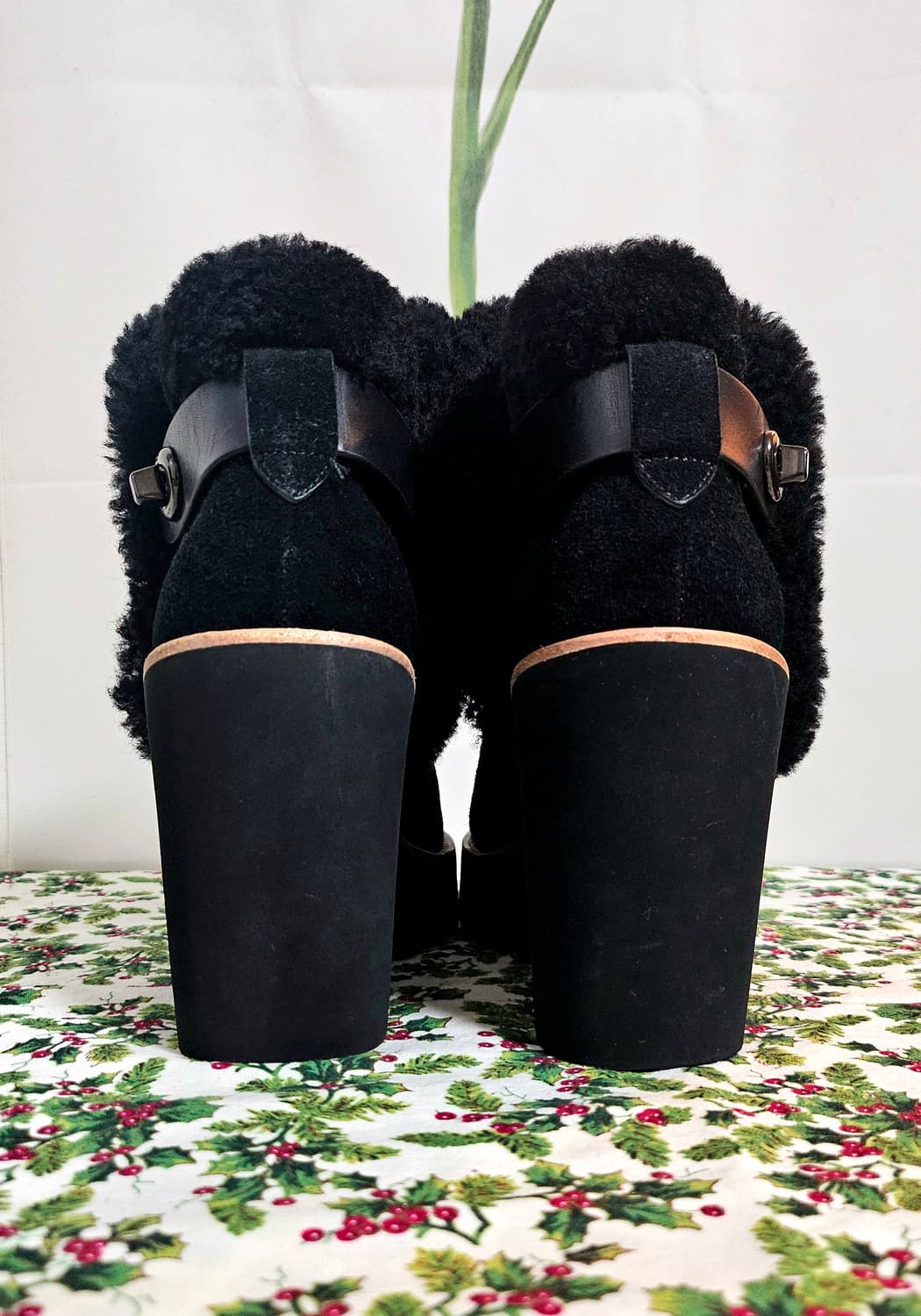 COACH 코치 블랙 스웨이드 퍼 앵클부츠 상품이미지3