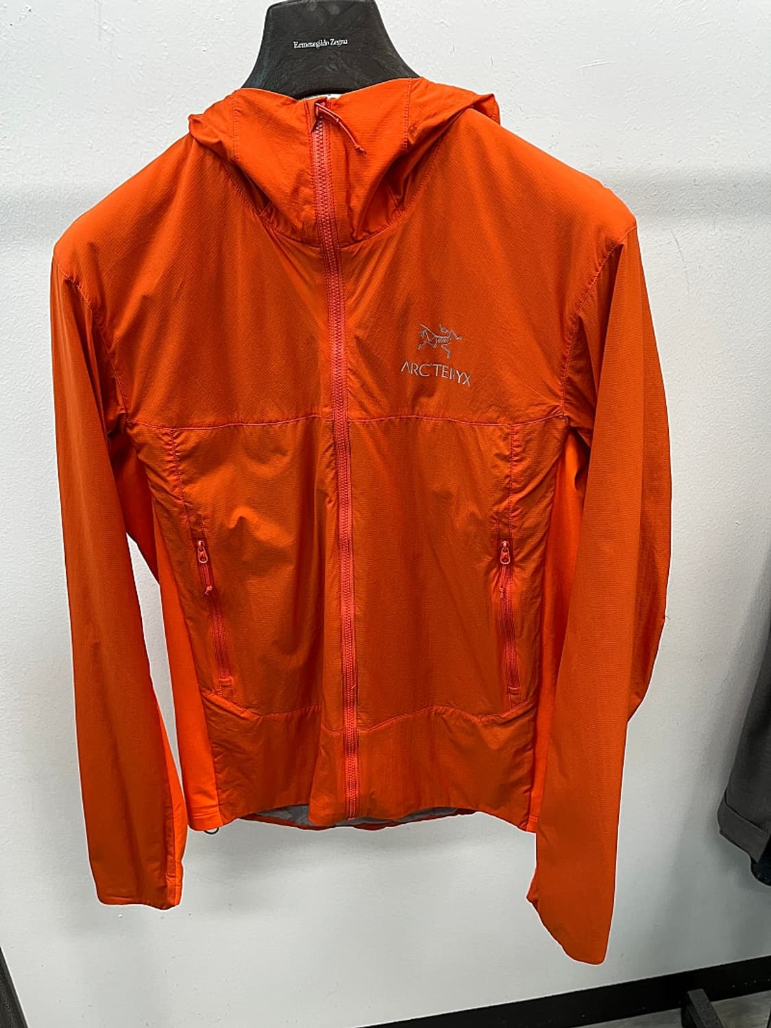 95) 아크테릭스 아톰 AR 경량 집업  상품이미지3