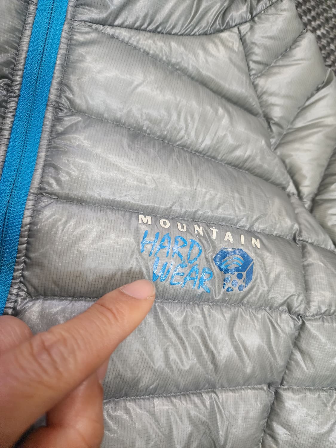 마운틴하드웨어 후드 경량 다운패딩 100 L 사이즈  상품이미지9
