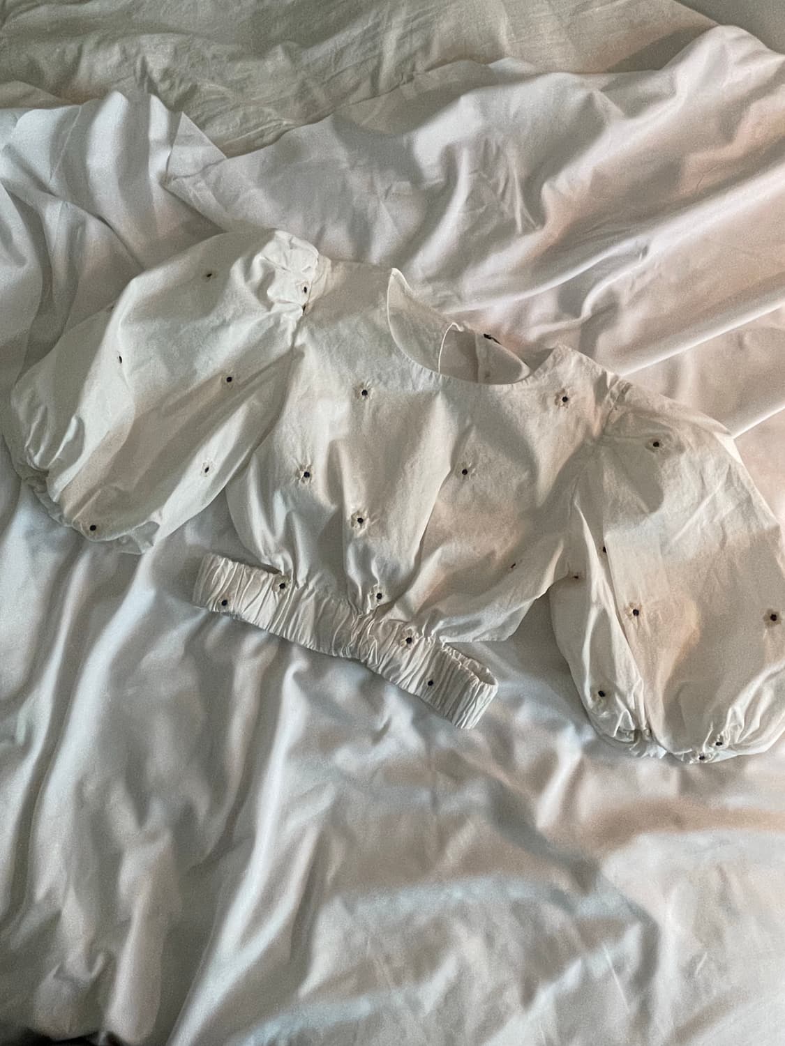 자라 플라워 자수 퍼프 블라우스 상품이미지4