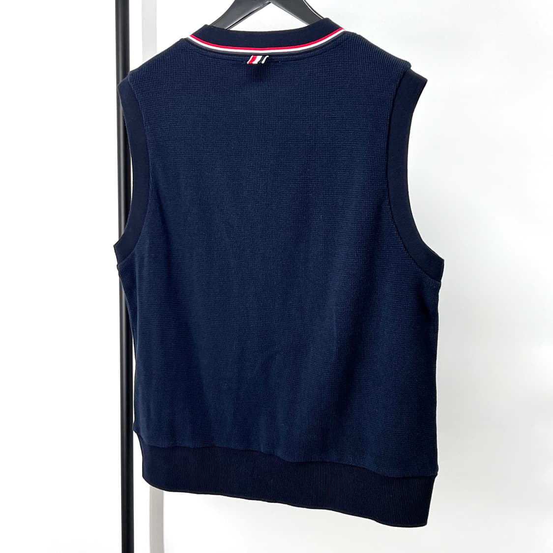 [23SS] 톰브라운 삼선 코튼 베스트 조끼 (MJV006A) 상품이미지3