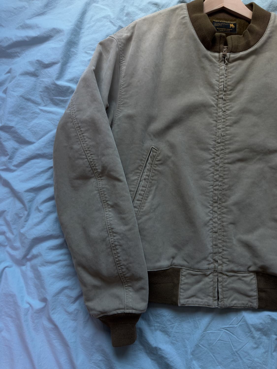 비즈빔 25SS 컨트라리 뎁트 하트만 자켓 카키 상품이미지3