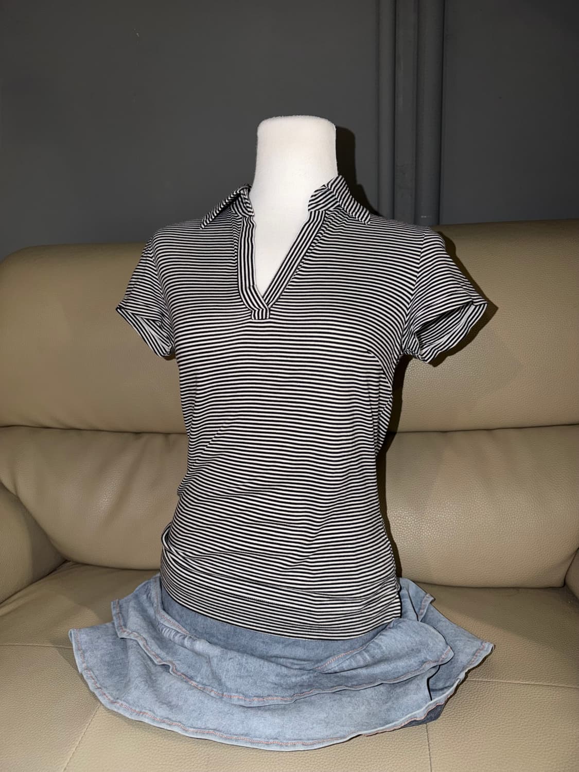 stripe v-neck cutting collar top 상품이미지1