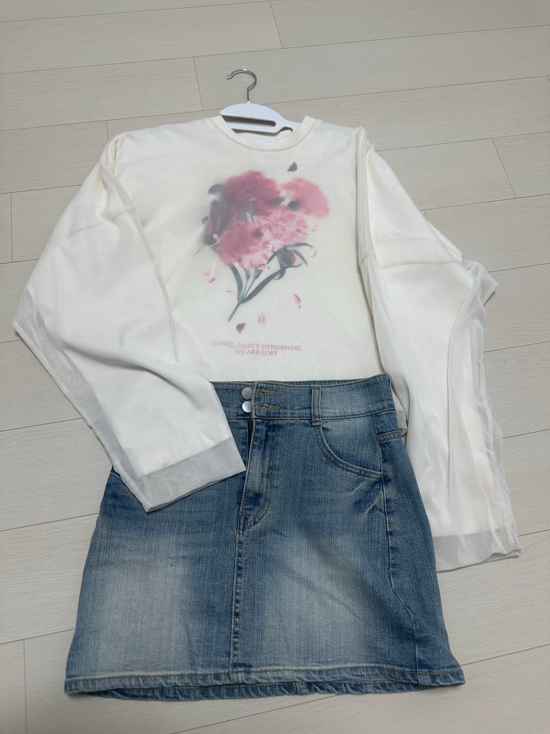 우영미 플라워패턴 메쉬 맨투맨 상품이미지1