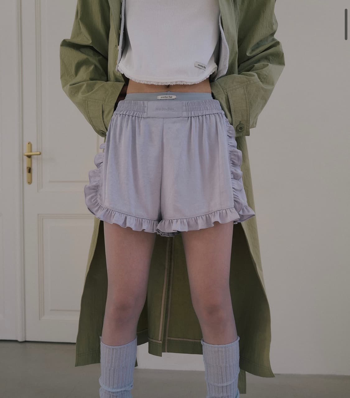 오버듀플레어 프릴 새틴 팬츠 그레이 상품이미지1