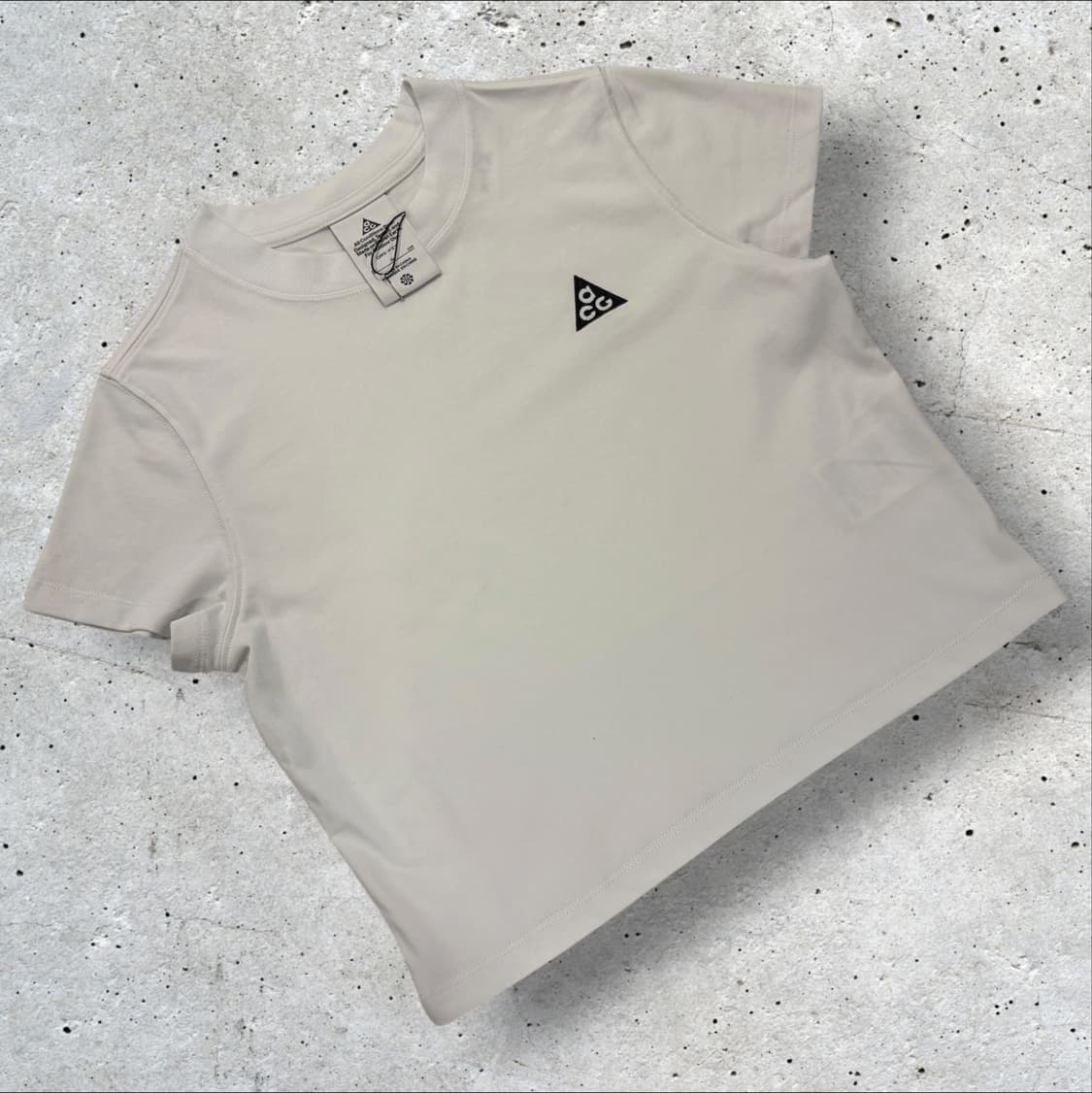 [S] 나이키 ACG 우먼 반팔 티셔츠 화이트 E56 상품이미지1