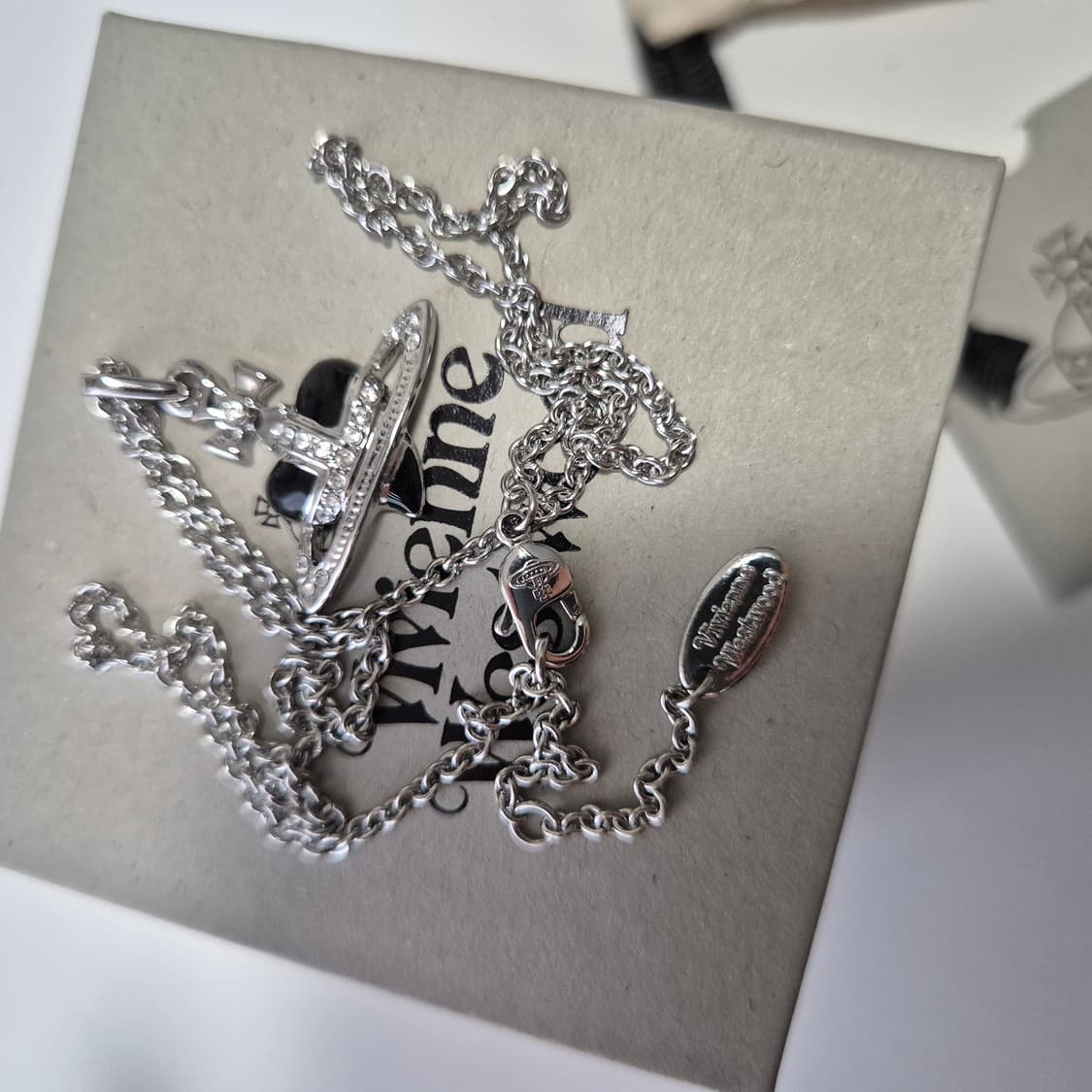 비비안웨스트우드 디아망떼 하트 블랙 목걸이  상품이미지2