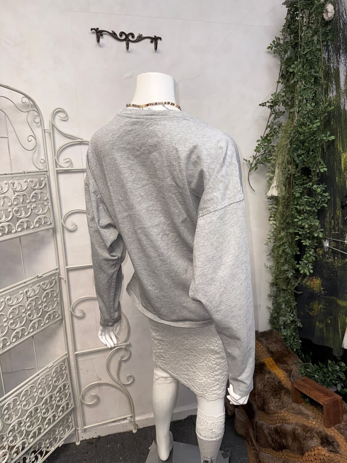 & Other Stories floral appliqué top grey 상품이미지4