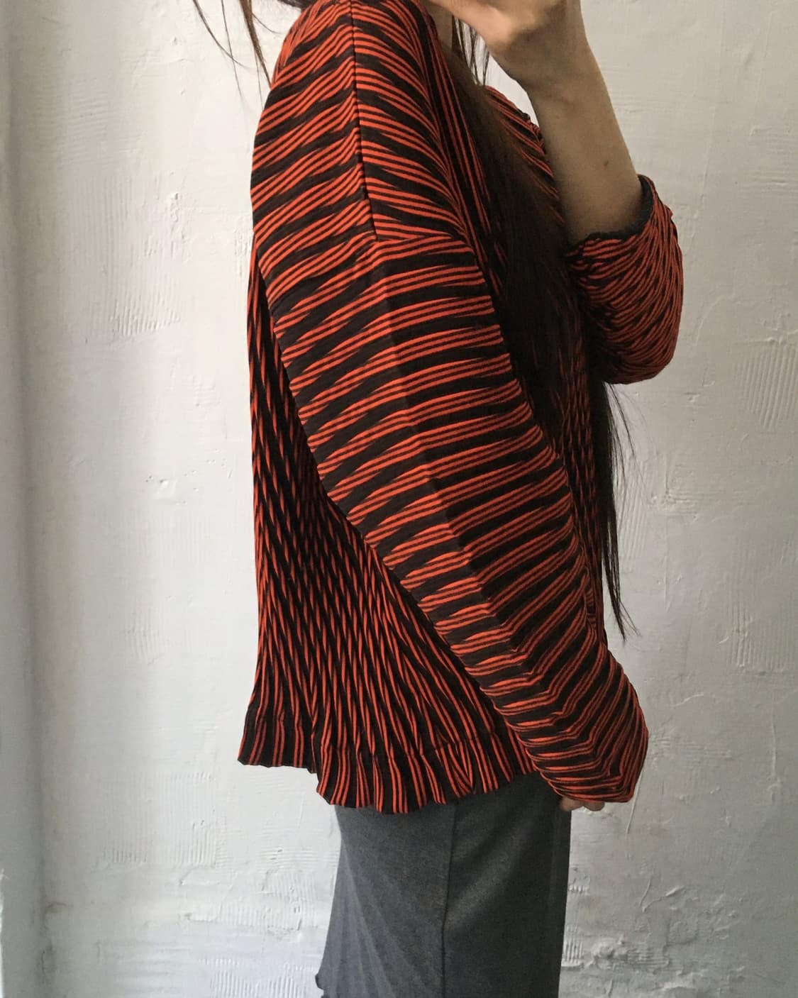 ISSEY MIYAKE 이세이미야케 레드 웨이브 플리츠 블라우스 상품이미지2