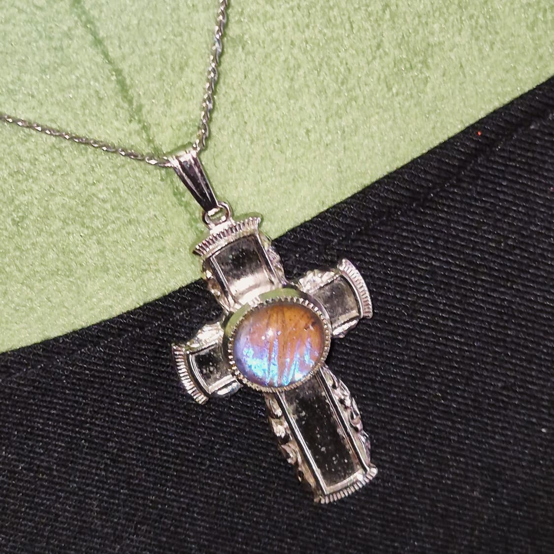 80s 브라질 모르포 나비 날개 십자가 목걸이 상품이미지5