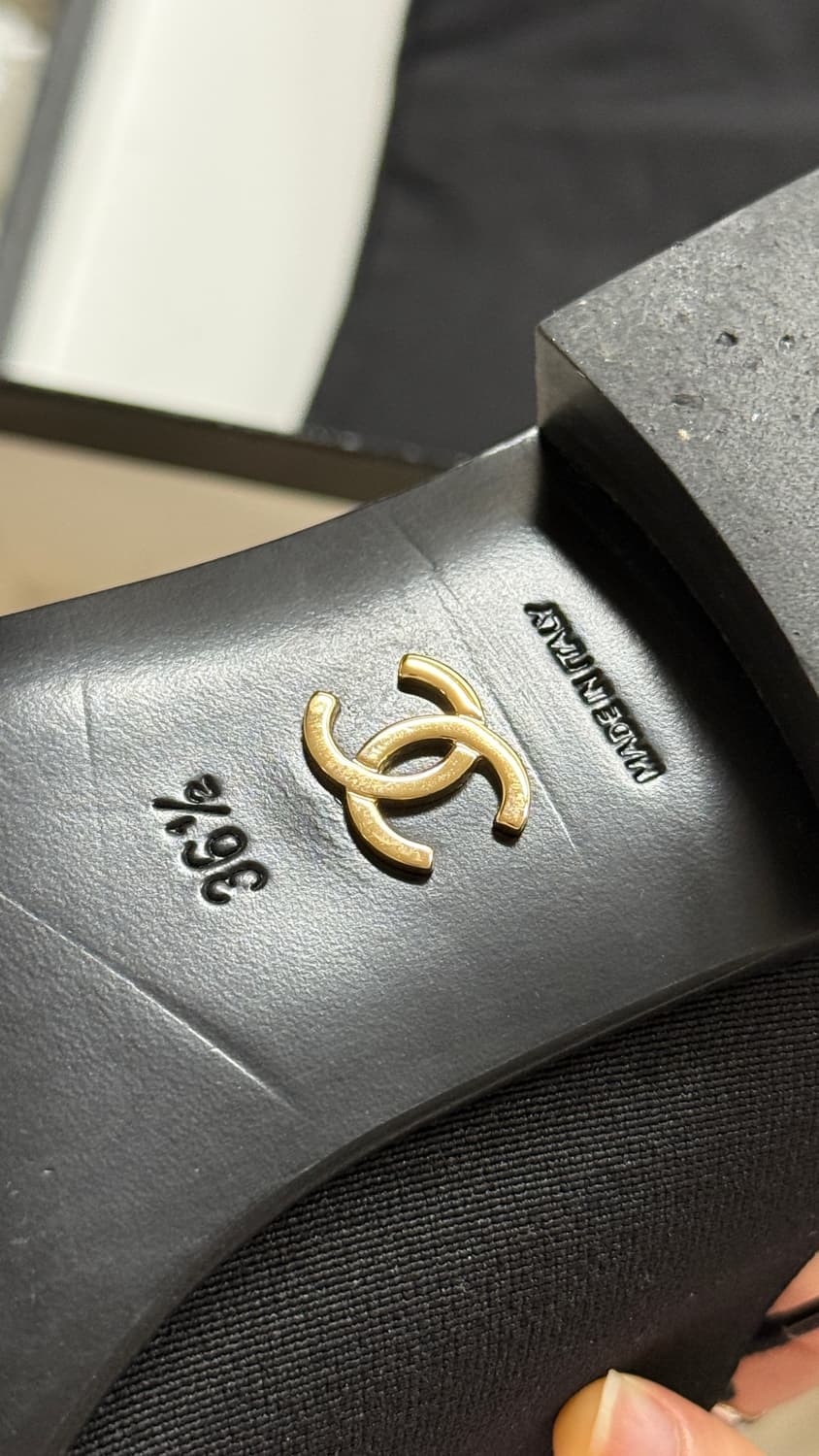 샤넬 CC 로퍼 (블랙/골드) 상품이미지10