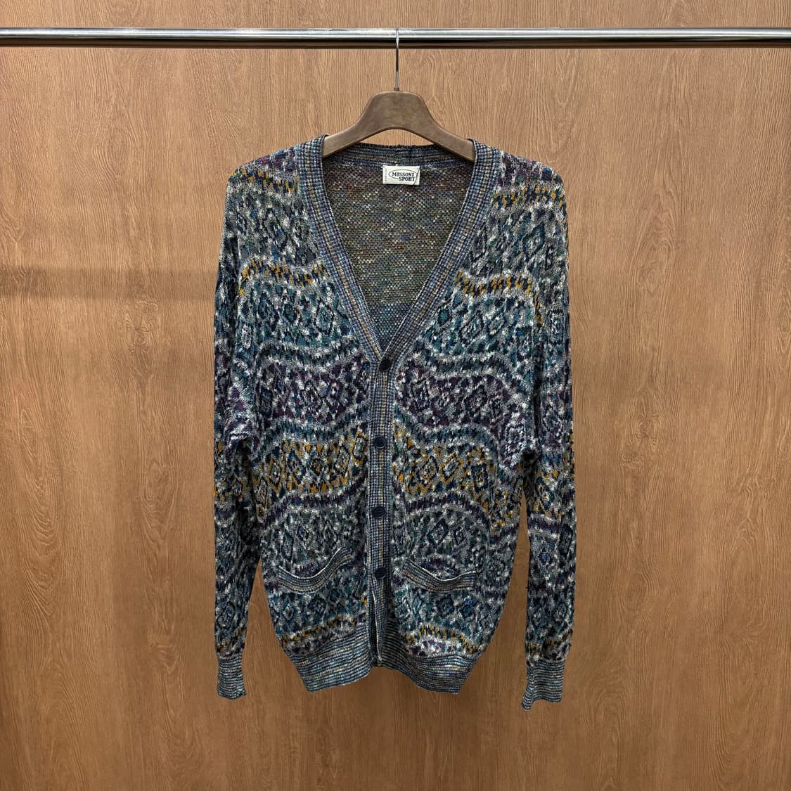 미쏘니 스포츠 브이넥 긴팔 니트 가디건 자카드 패턴 디테일 루즈핏 차콜 상품이미지2