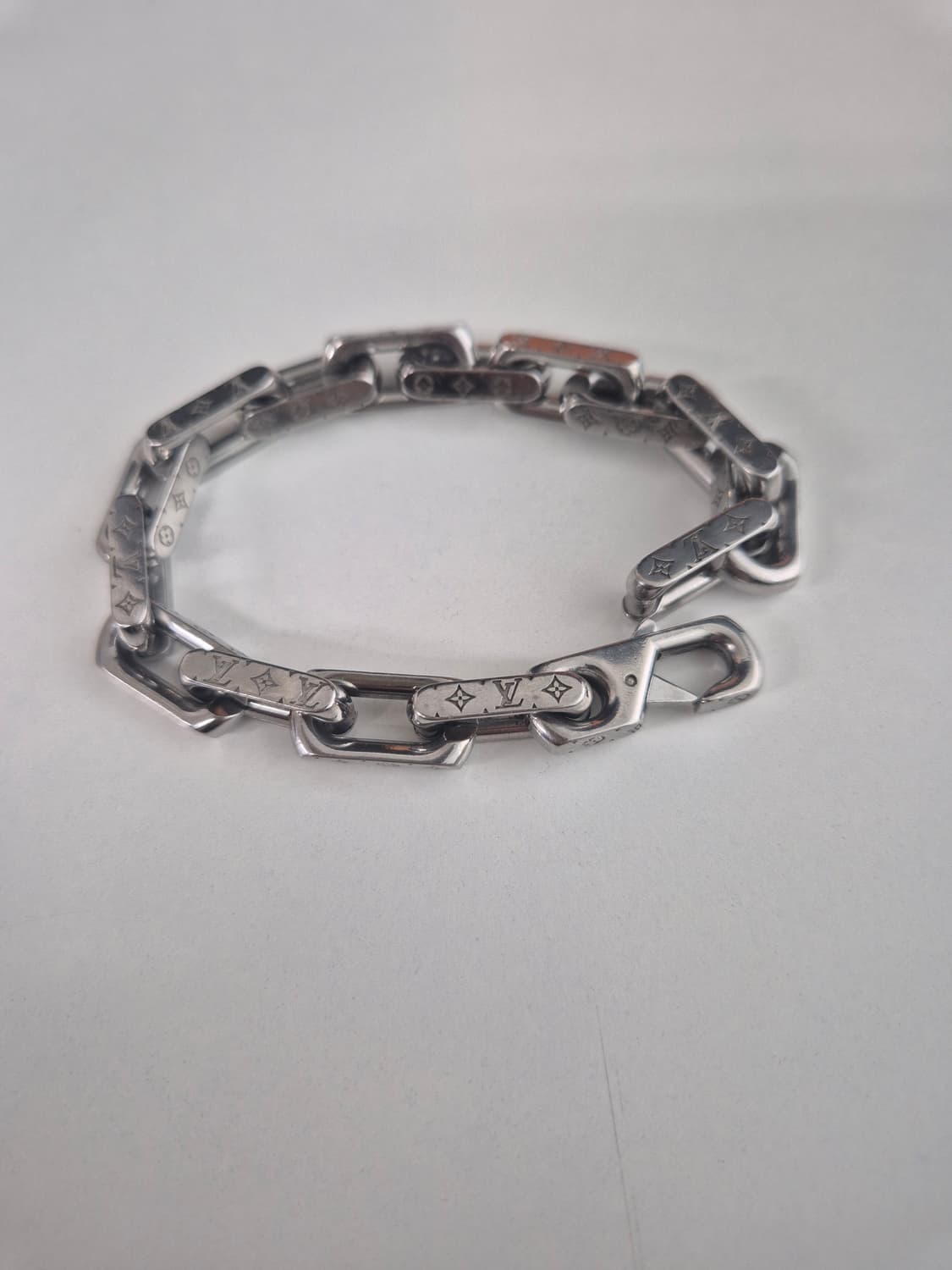 루이비통 버질아블로 체인 팔찌 사이즈 L (S급상태) 크림구매 상품이미지4