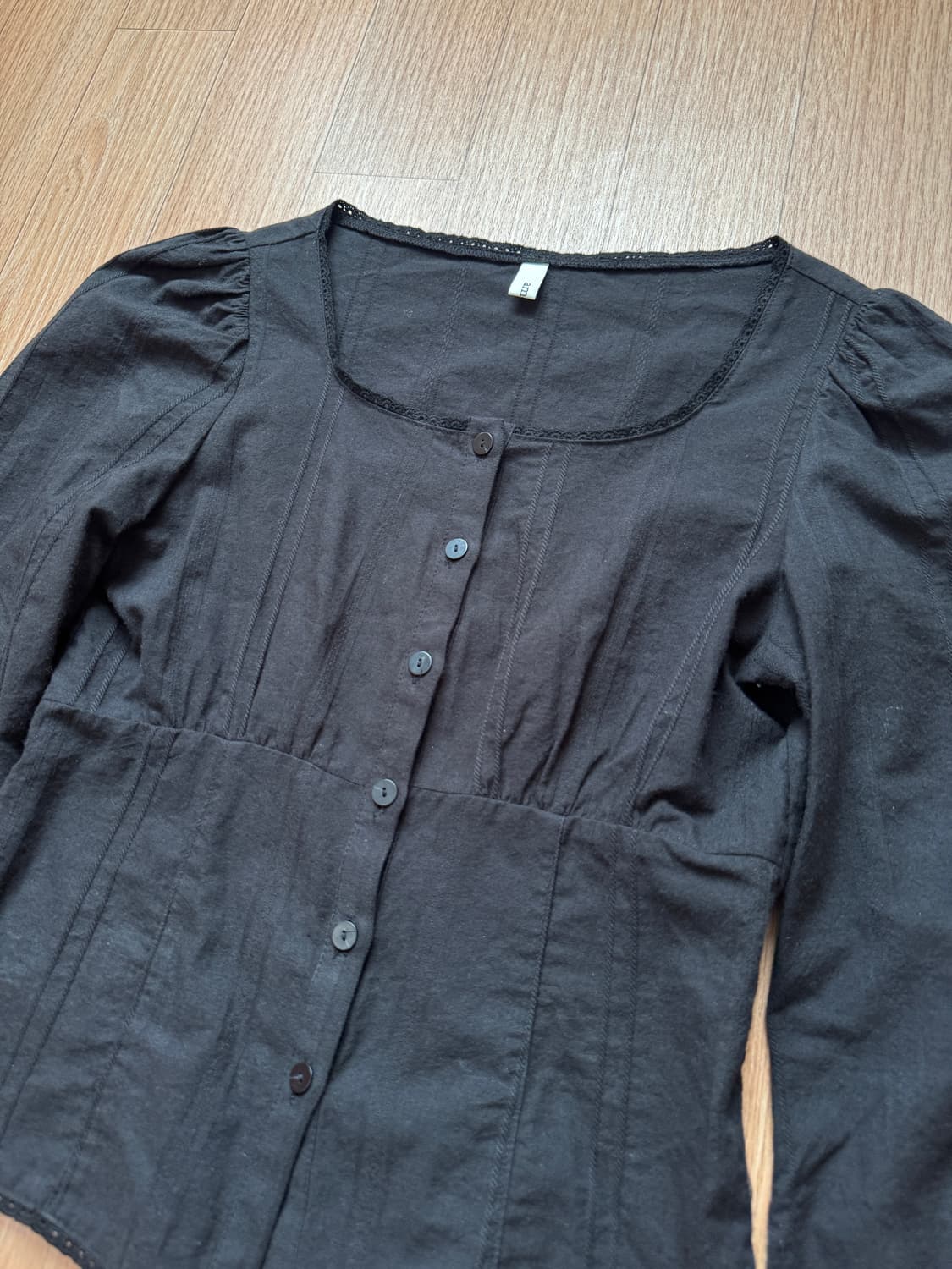 어몽 A SQUARE NECK LACE LONG SLEEVE BLOUSE 상품이미지2
