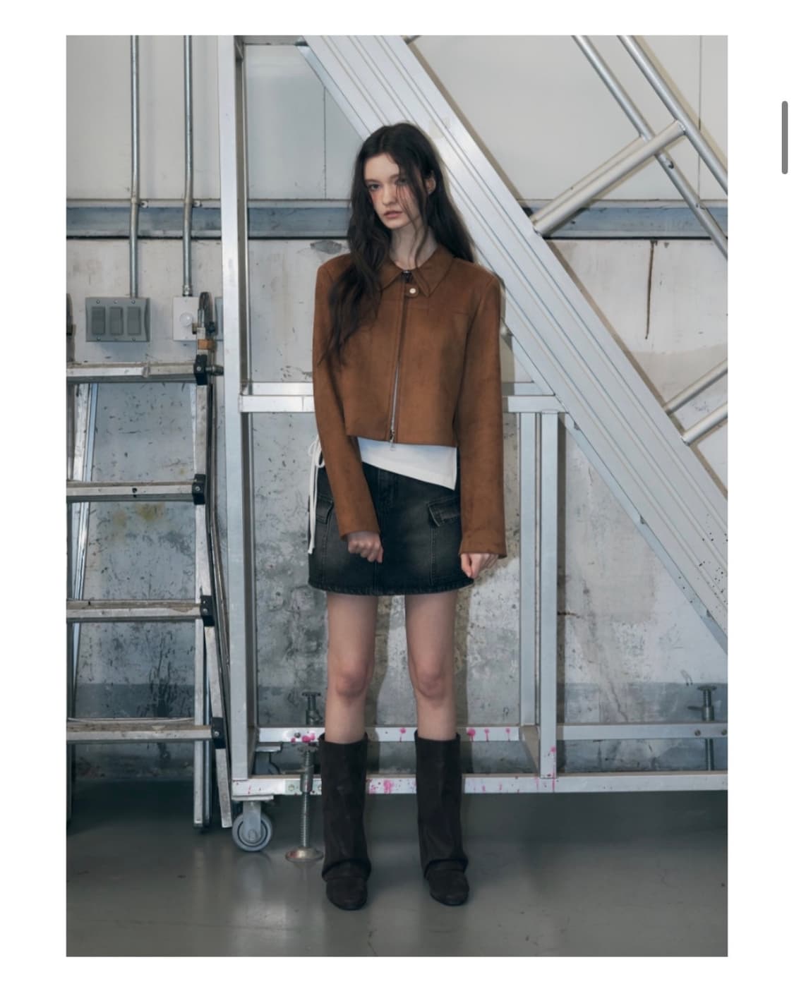 (새상품) 레더리 커브드 스웨이드 크롭 집업 자켓 CAMEL BROWN 상품이미지4