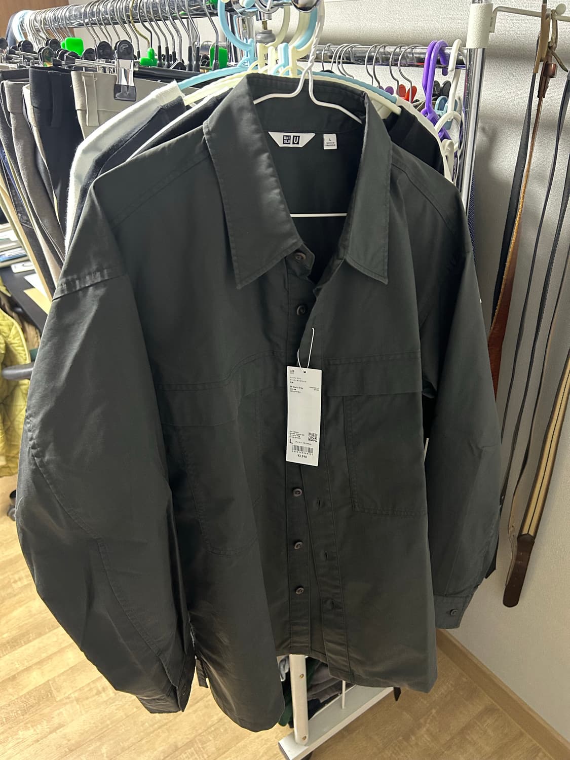 유니클로 U 유틸리티 오버사이즈 셔츠 다크그레이 L 상품이미지1