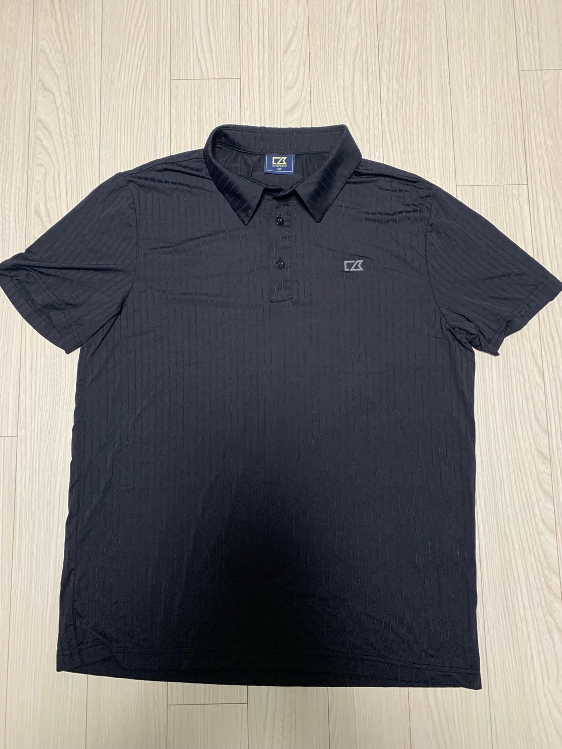 커터 앤 벅 블랙 반팔 카라티 상품이미지1