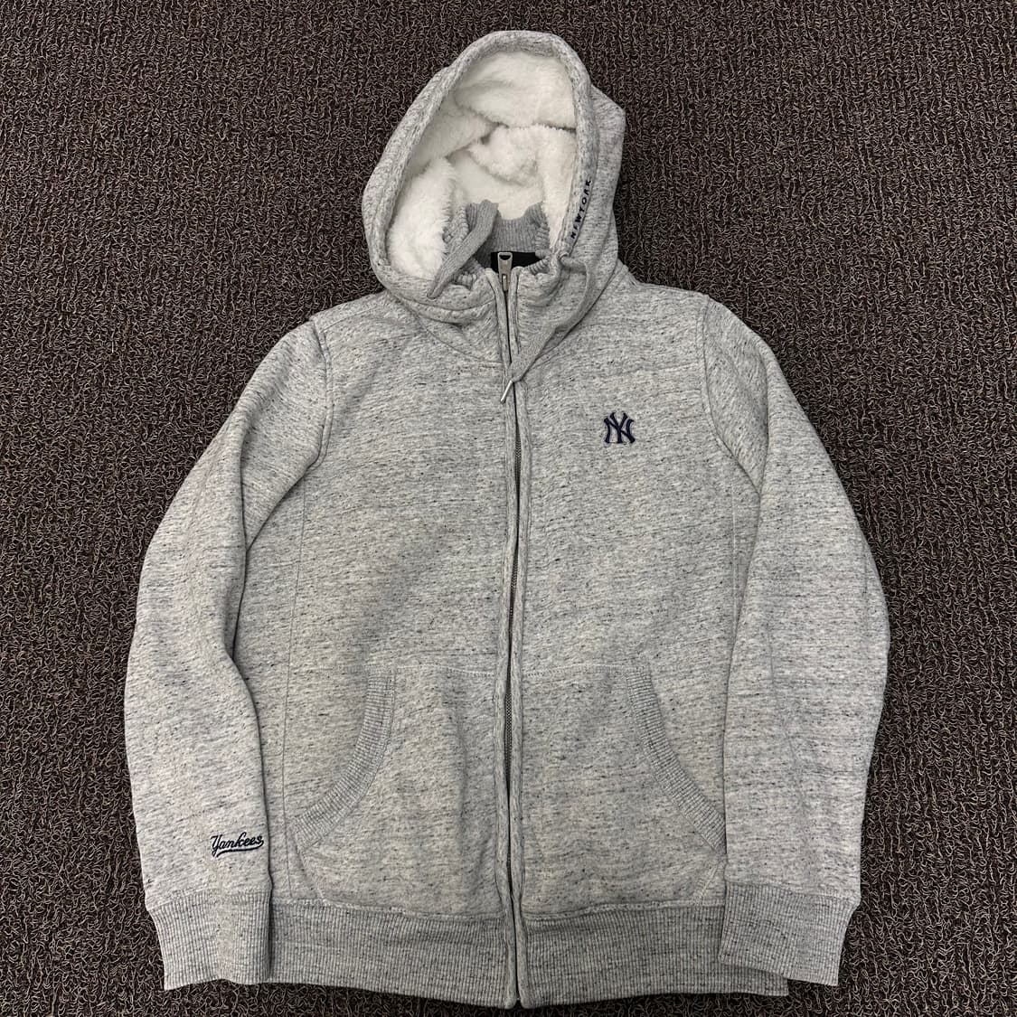 MLB 엠엘비 뉴욕 양키즈 여성 털 기모 후드집업 그레이 85사이즈 상품이미지1