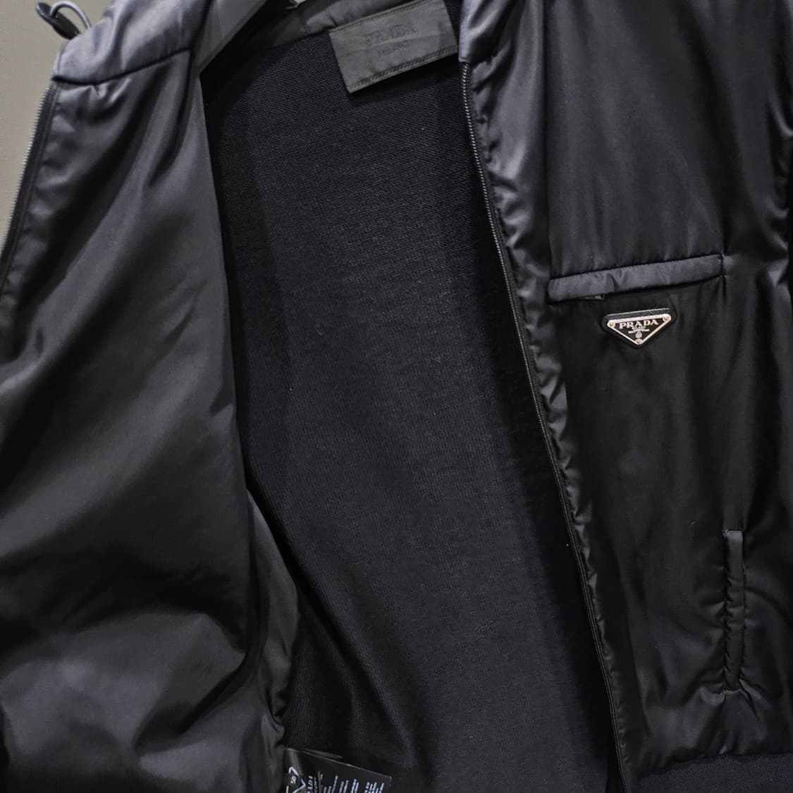 프라다 울 리나일론 개버딘 니트 자켓 상품이미지5