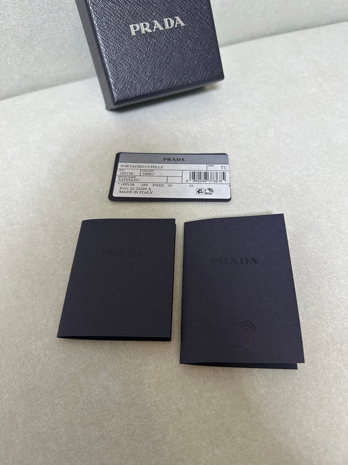 25년구매 [A+ 정품] 프라다 삼각로고 키링 상품이미지5