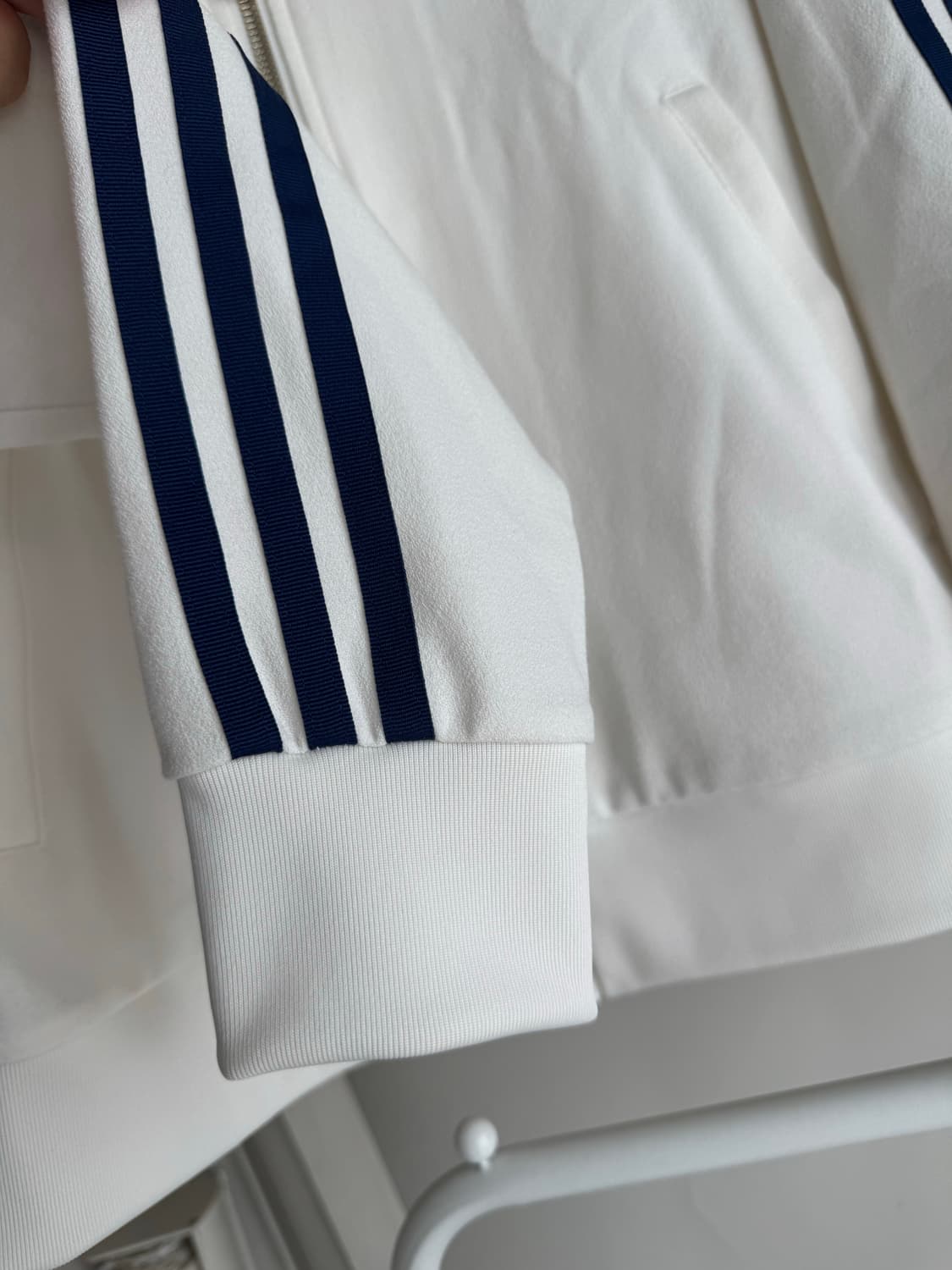 아디다스 우먼스 크레페 화이트 트랙탑  상품이미지2