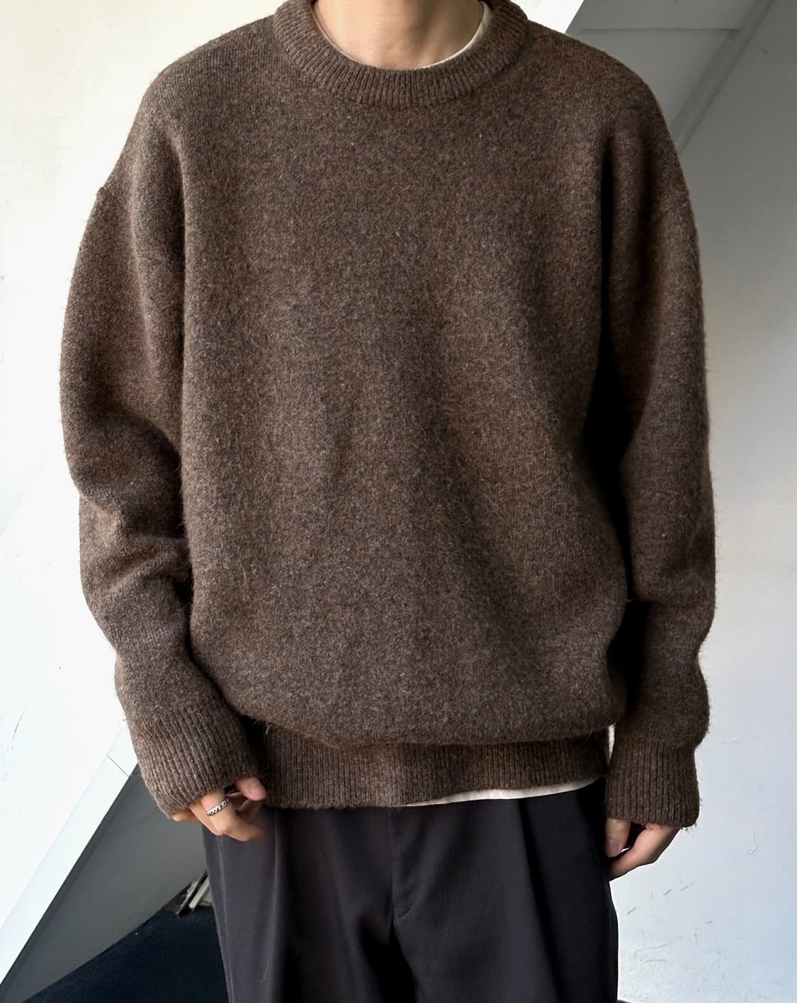 Cloudy fabric crew neck knit P/O 상품이미지8