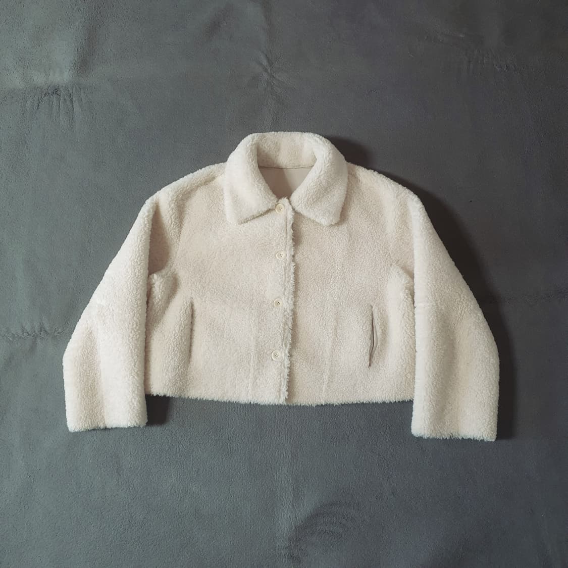 Levar 르바 시어링 리버시블 크롭 무스탕 자켓 상품이미지4