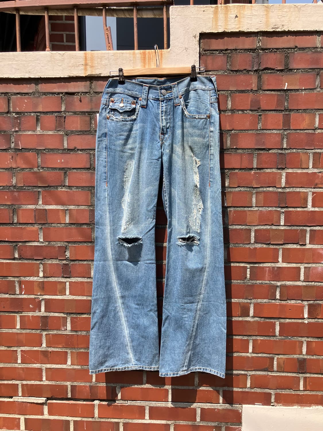 True Religion 디스트로이드 부츠컷 데님 32  상품이미지1