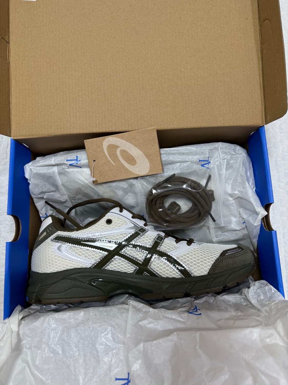 아식스 X 템테이션 베케이션 젤 트레이너 14 상품이미지1