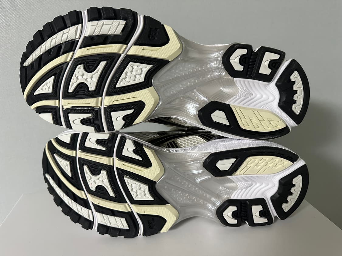 아식스 젤 카야노 14 크림 블랙 265사이즈 판매합니다. 상품이미지4