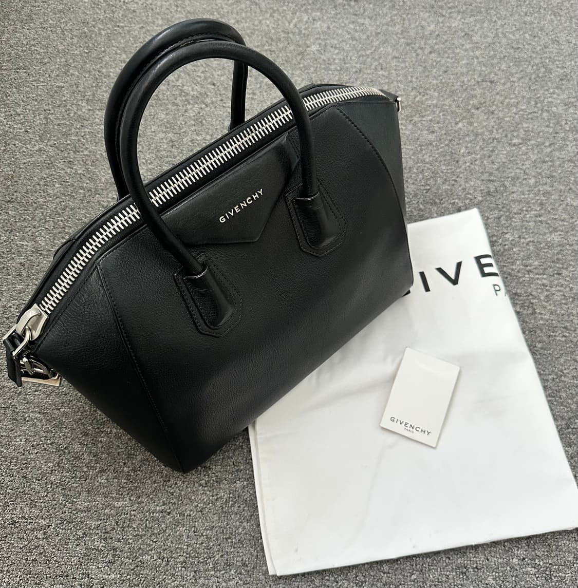 지방시 안티고나 블랙 토트백 상품이미지8