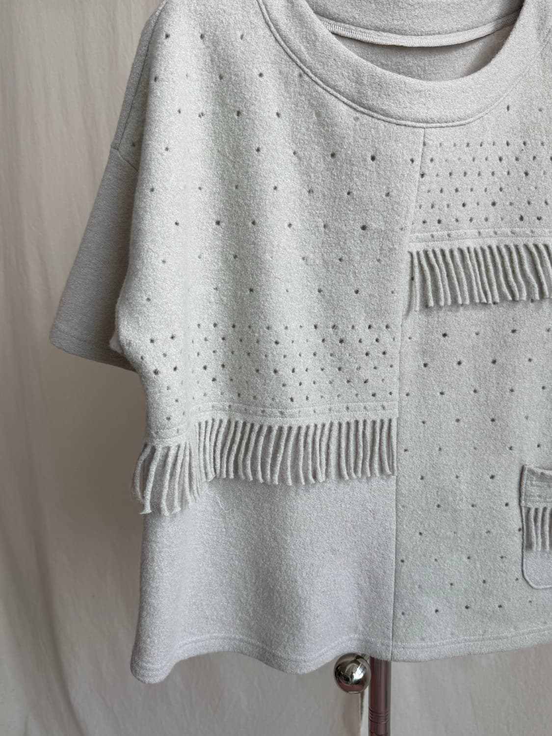 SOEN 니트 펀칭 프린지 티 상품이미지4