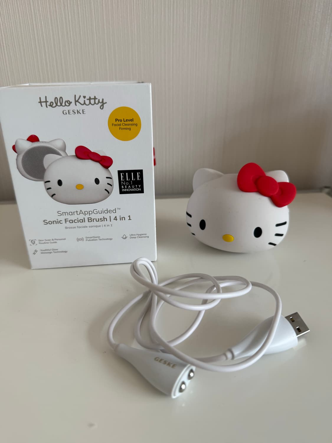 게스케 산리오 헬로키티 소닉 진동클렌저 4 in 1 (스타라이트) 상품이미지1